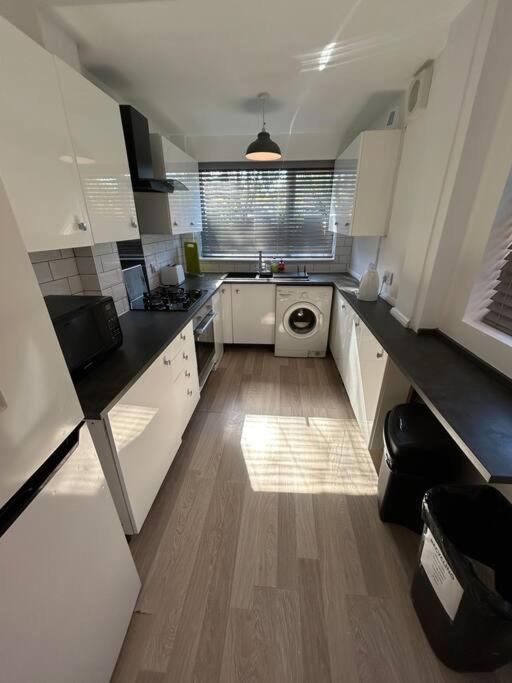 Modern & Spacious 4 Bedroom Home Crewe Exterior foto