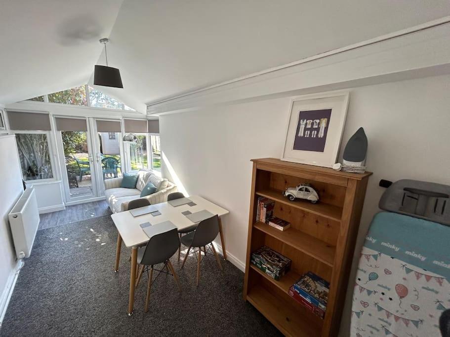 Modern & Spacious 4 Bedroom Home Crewe Exterior foto