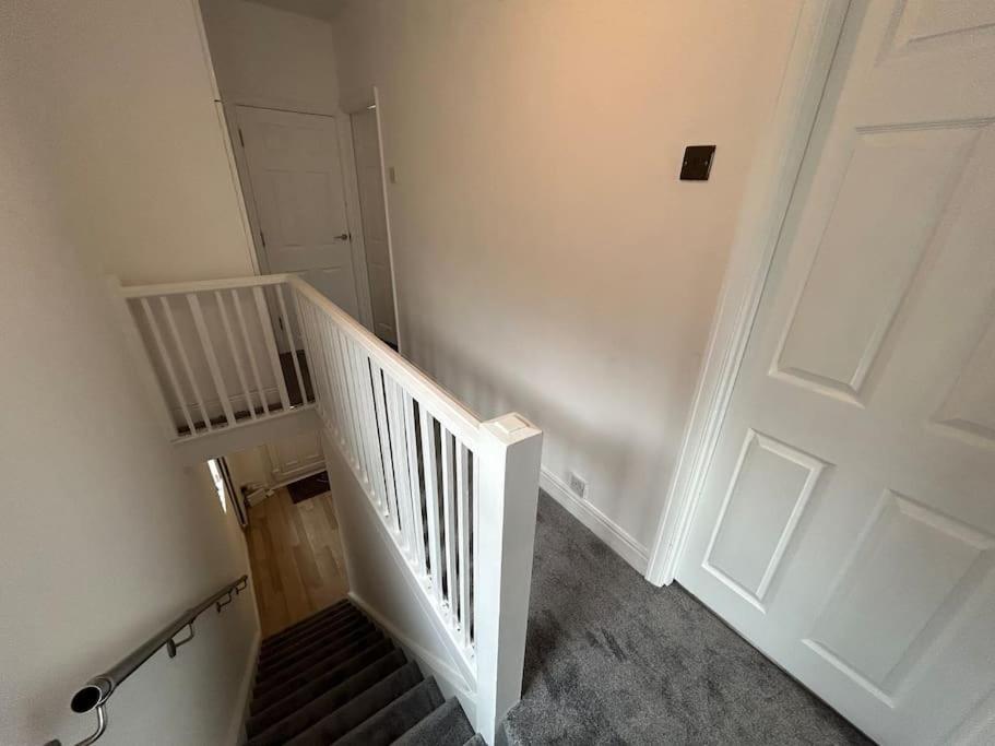 Modern & Spacious 4 Bedroom Home Crewe Exterior foto